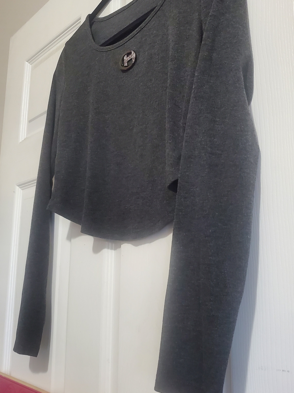Dark Gray Cropped Long-Sleeve Women's Top